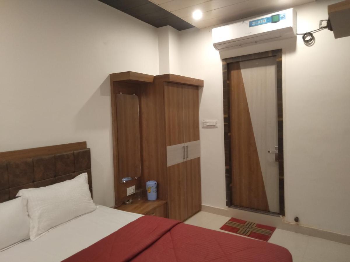 Rudraksha Guest House Varanasi Exterior photo