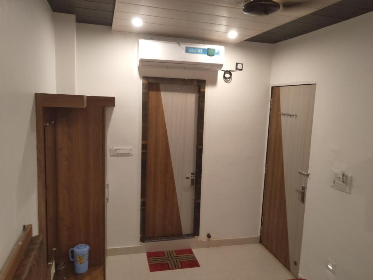 Rudraksha Guest House Varanasi Exterior photo